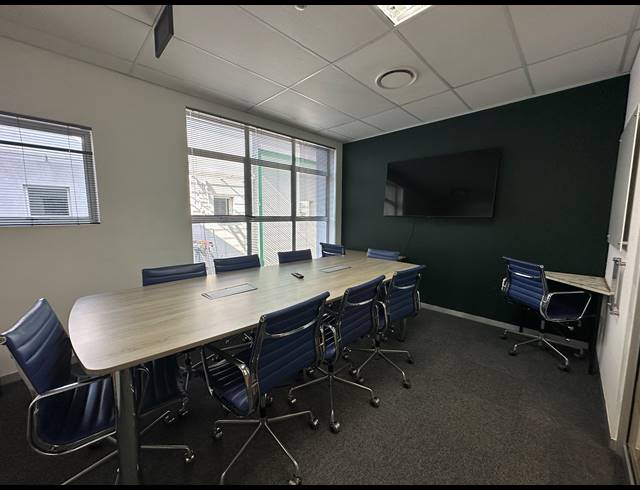 90.70M² CO-WORKING SPACE TO LET IN DIE HOEWES